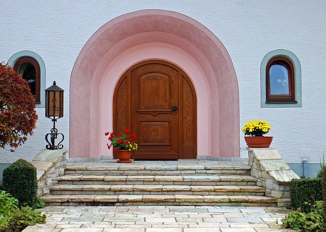 Haustüren und Eingangstüren - Zimmerei Schollerer / Großraum Regensburg Haustüren und Eingangstüren - Zimmerei Schollerer / Regensburg - Kelheim - Schwandorf - Neumarkt